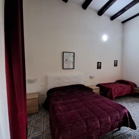 Bed and breakfast Come D'Incanto A Napoli Chambre photo